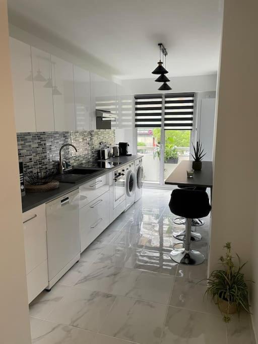 Superbe Appartement Carre Delfino Port De Ницца Экстерьер фото